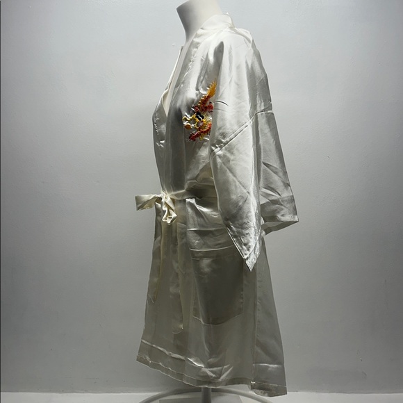 Bath Robe Belted Pockets Satin Silky Hand Embroidered Dragon Asian Ivory New XL - Picture 3 of 8